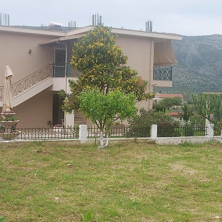 Διαμέρισμα Μεντησ Igoumenitsa Exterior foto