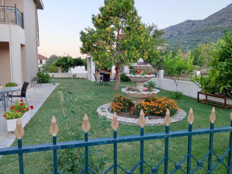 Διαμέρισμα Μεντησ Igoumenitsa Exterior foto