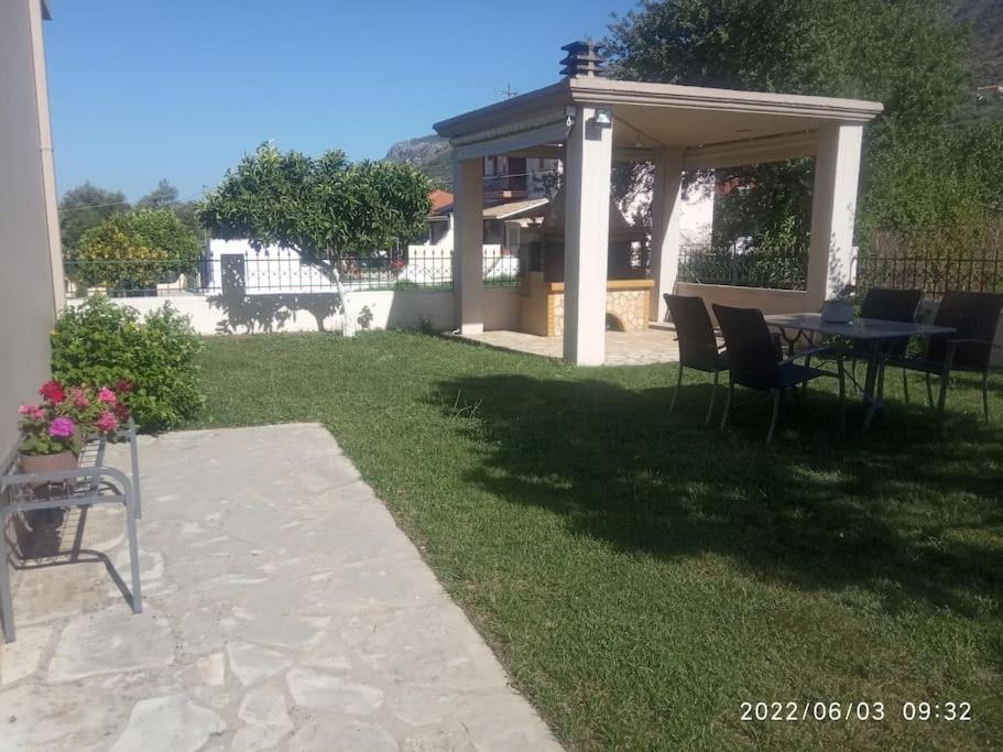 Διαμέρισμα Μεντησ Igoumenitsa Exterior foto
